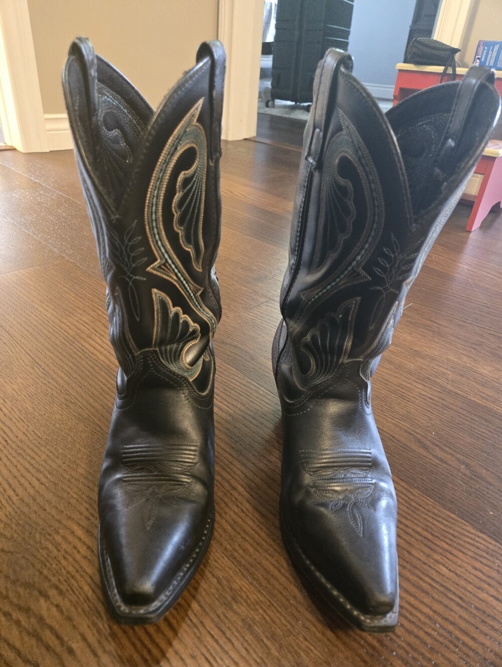 Men's Black Western Cowboy Boots - Classic Leather